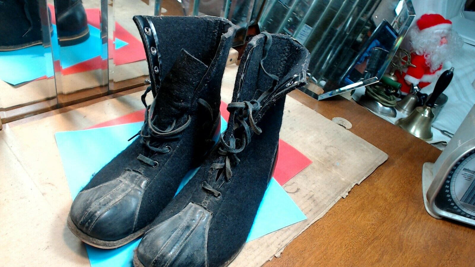 Vintage-- Men's-  Felt- Leather Boot- Black- Lace Up 9-1/2 Or So