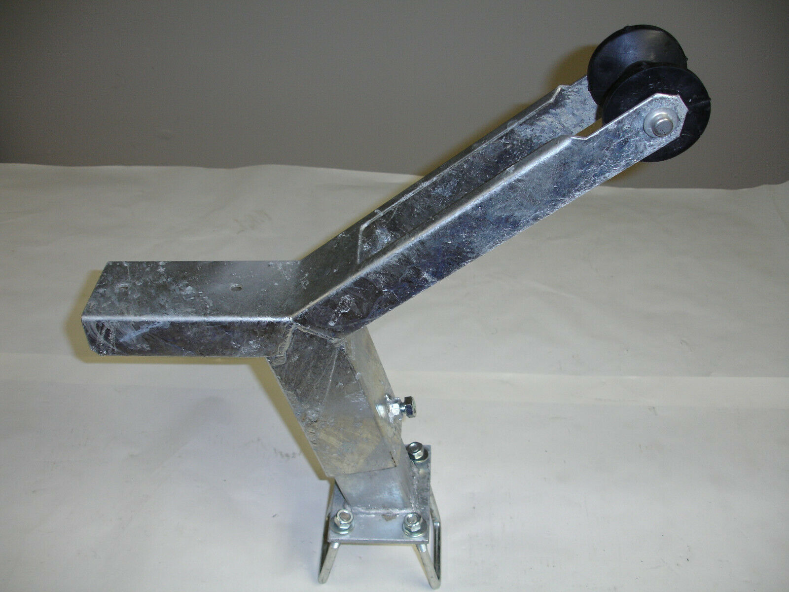 Winch Stand  Notched With Roller And Mounting Hardware
